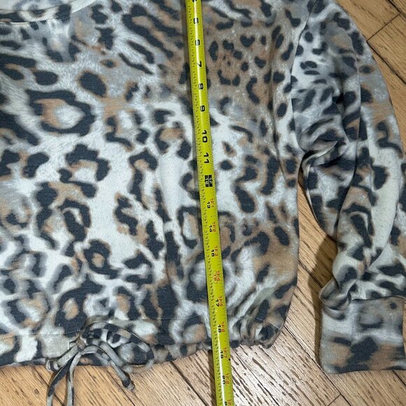 Express One Eleven Leopard Print Slouchy Oversized Cropped Sweatshirt - XS - Picture 5 of 6